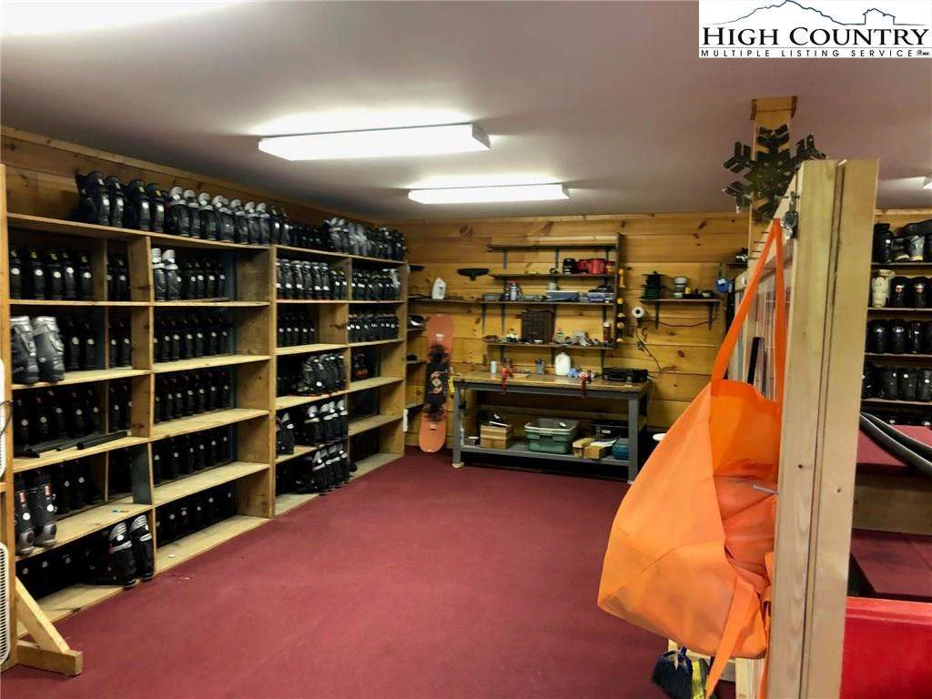 Image number 2 for the current listing