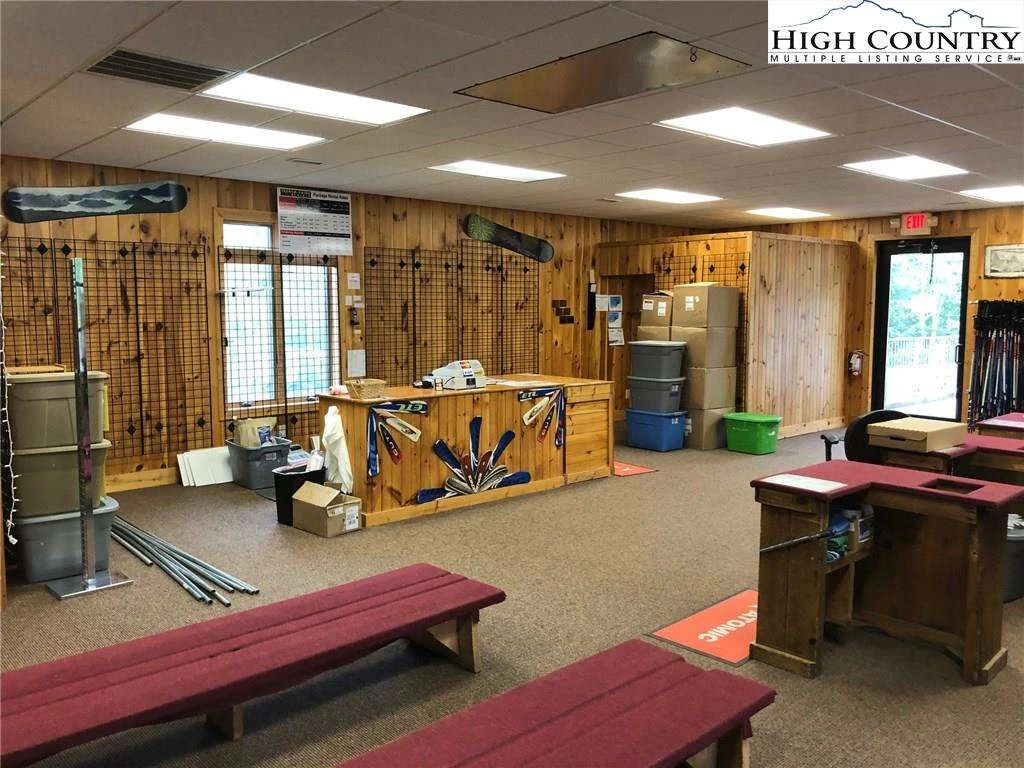 Image number 3 for the current listing