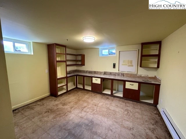 Image number 5 for the current listing