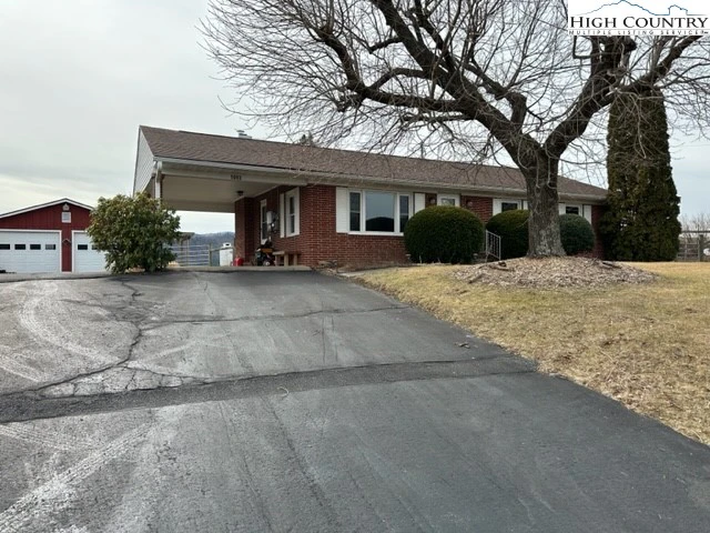 Image number 2 for the current listing