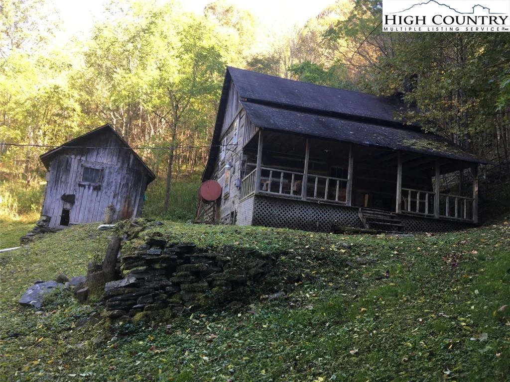 Image number 1 for the current listing