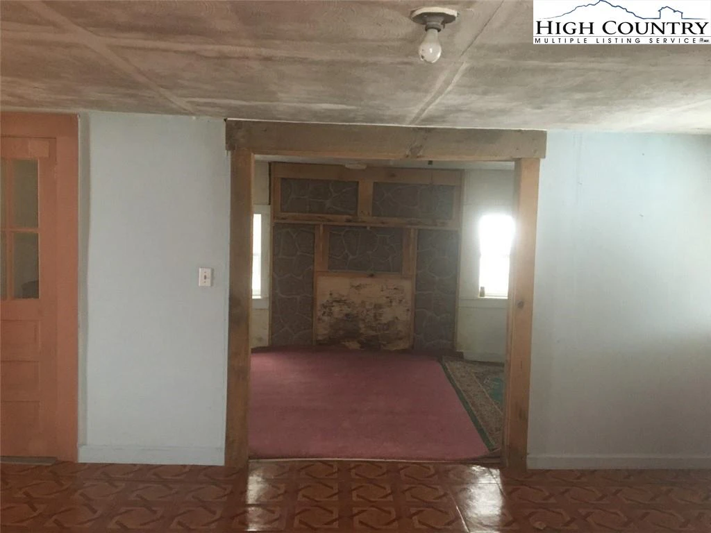 Image number 5 for the current listing