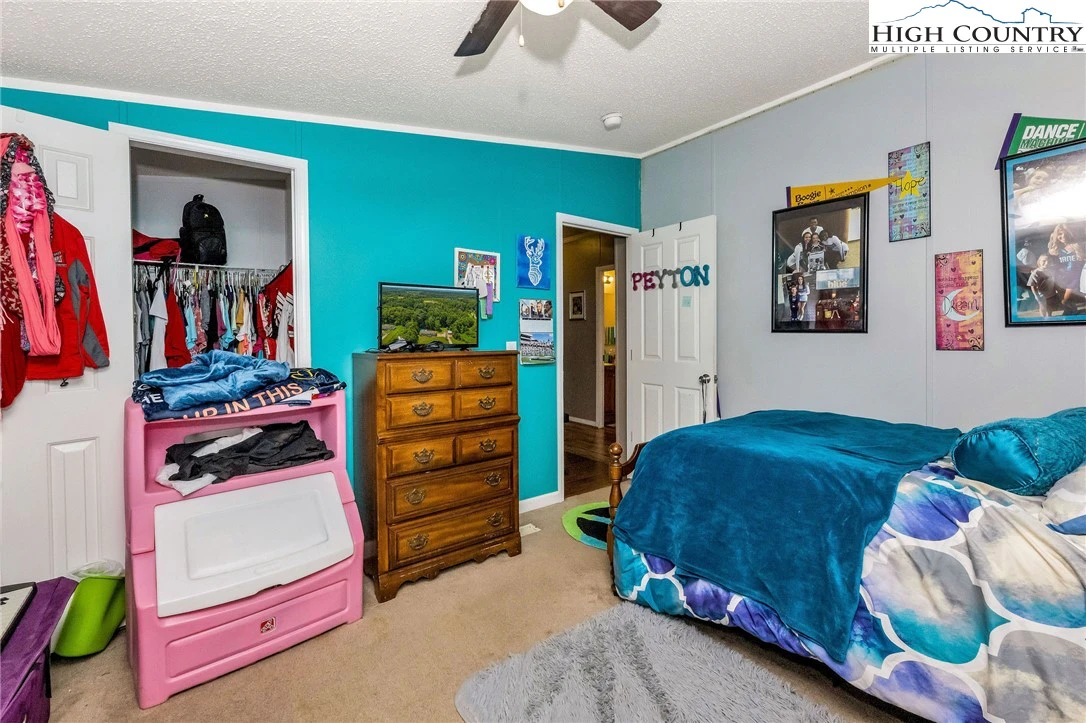 Image number 11 for the current listing