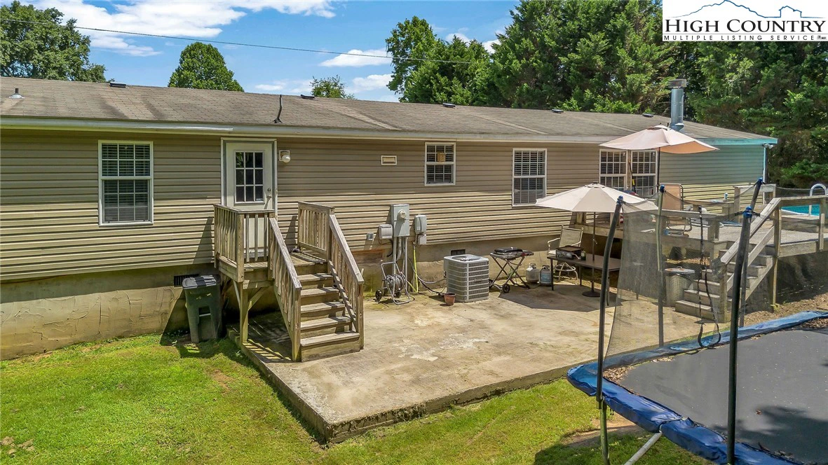 Image number 16 for the current listing