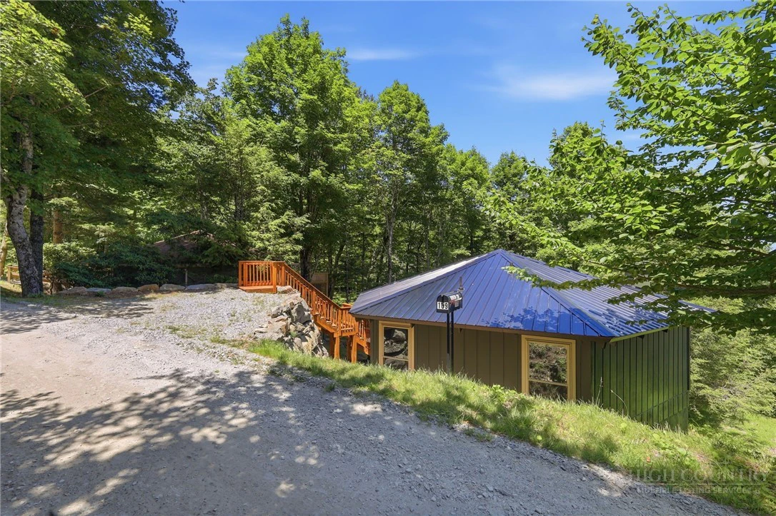 Image number 2 for the current listing