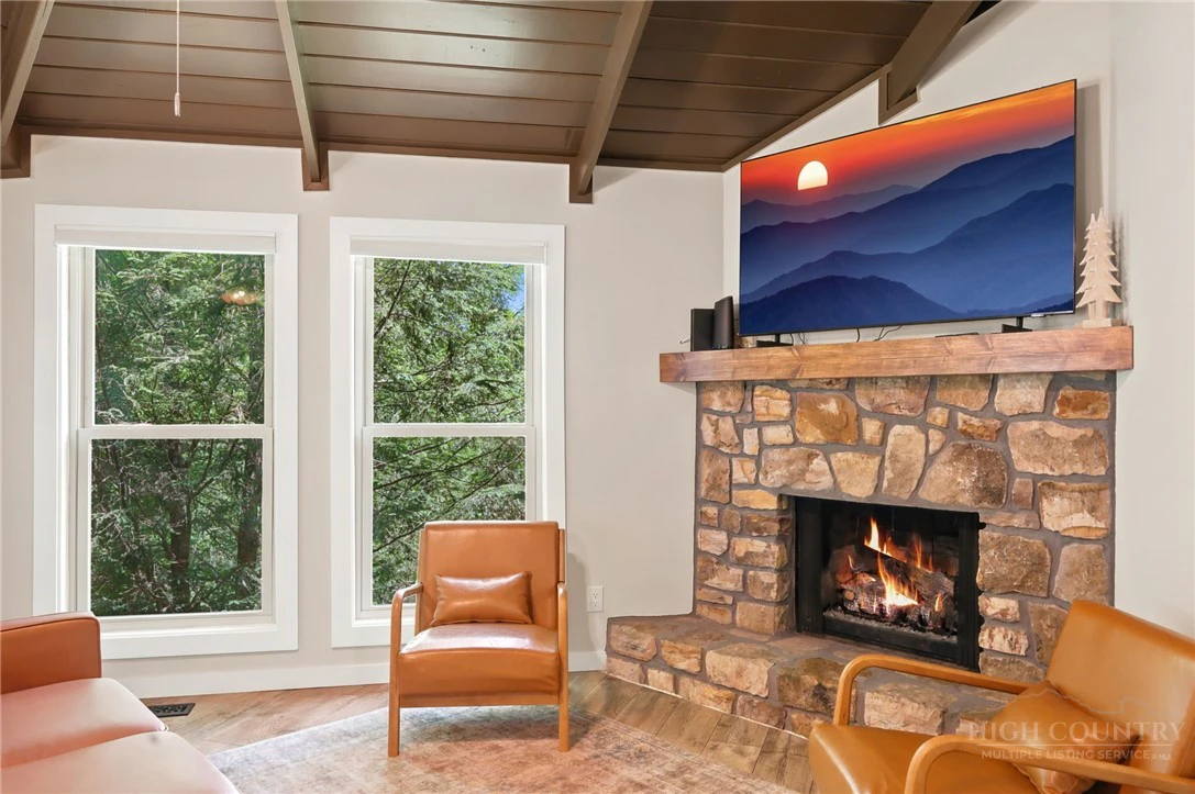 Image number 7 for the current listing