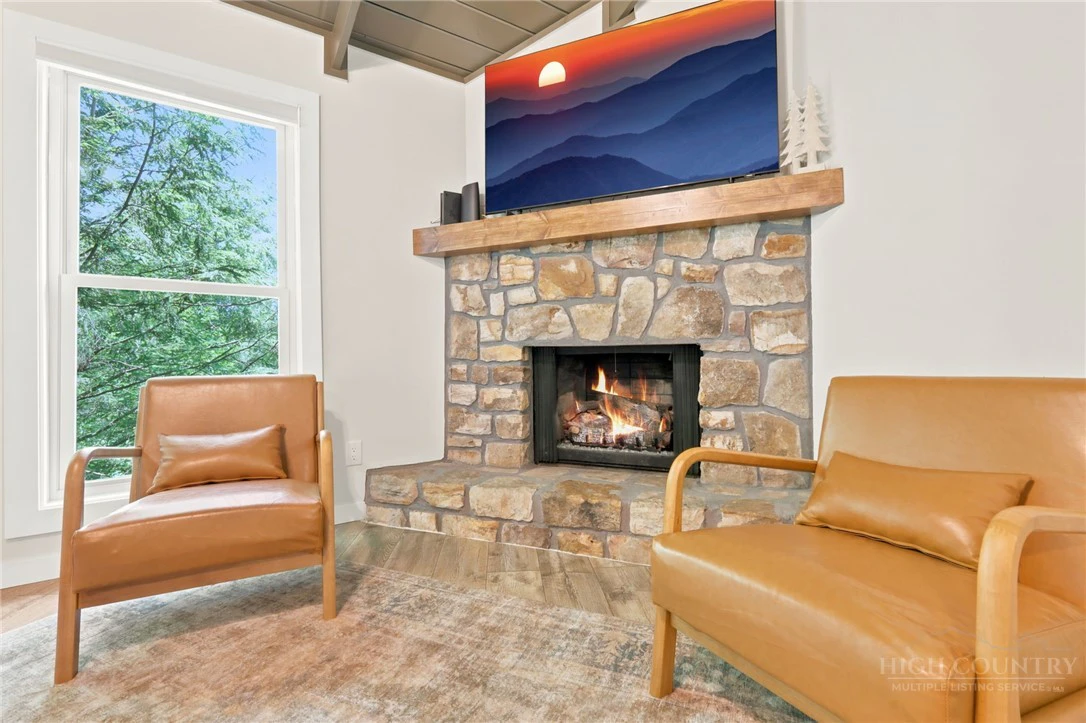 Image number 11 for the current listing