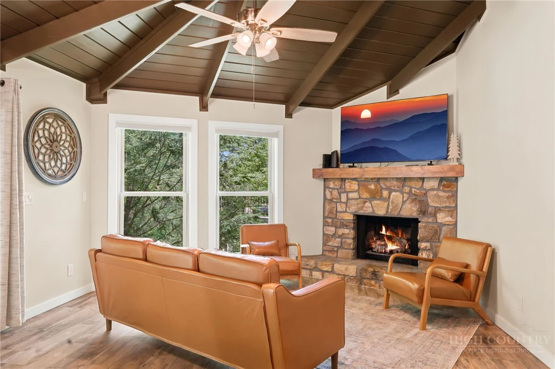 Image number 6 for the current listing