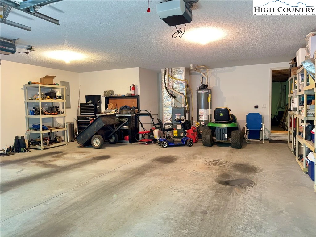 Image number 4 for the current listing