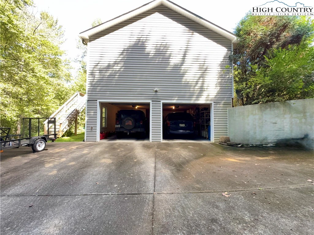 Image number 10 for the current listing