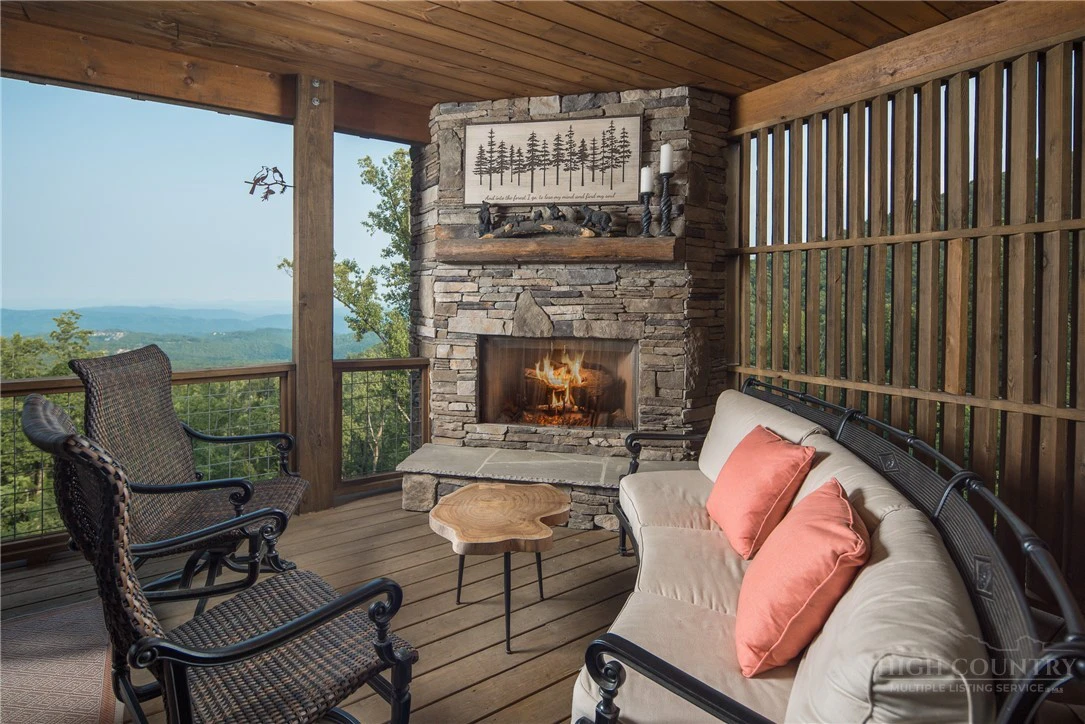 Image number 11 for the current listing