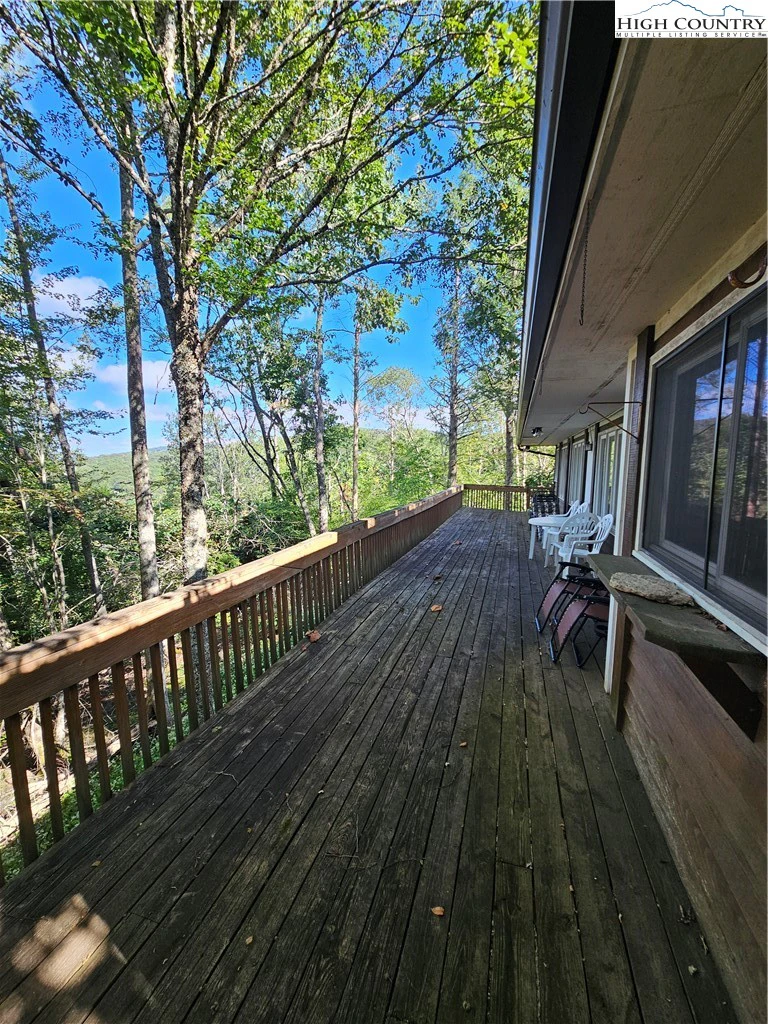 Image number 8 for the current listing
