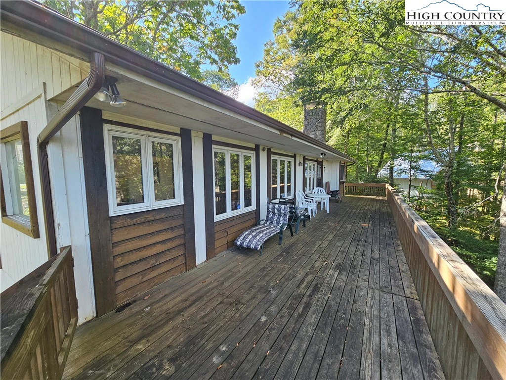 Image number 11 for the current listing