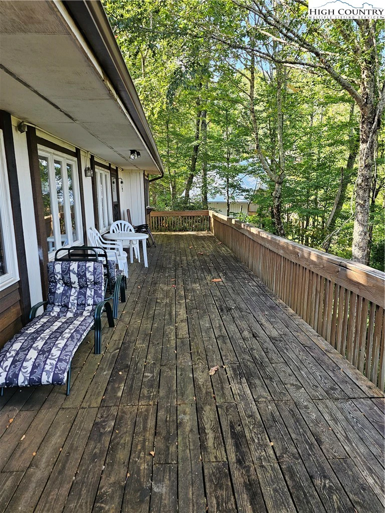 Image number 12 for the current listing