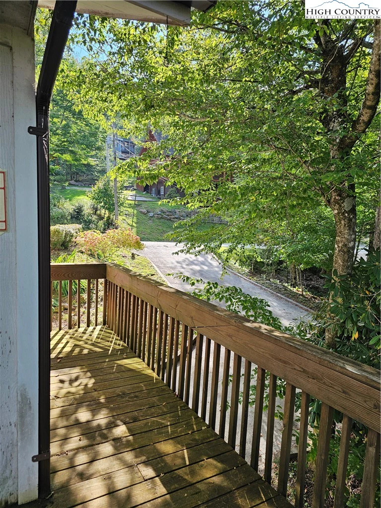 Image number 15 for the current listing