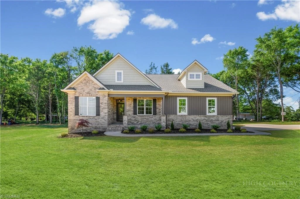 Image number 1 for the current listing