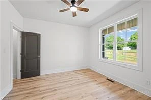 Image number 6 for the current listing