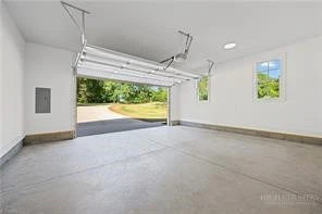Image number 16 for the current listing