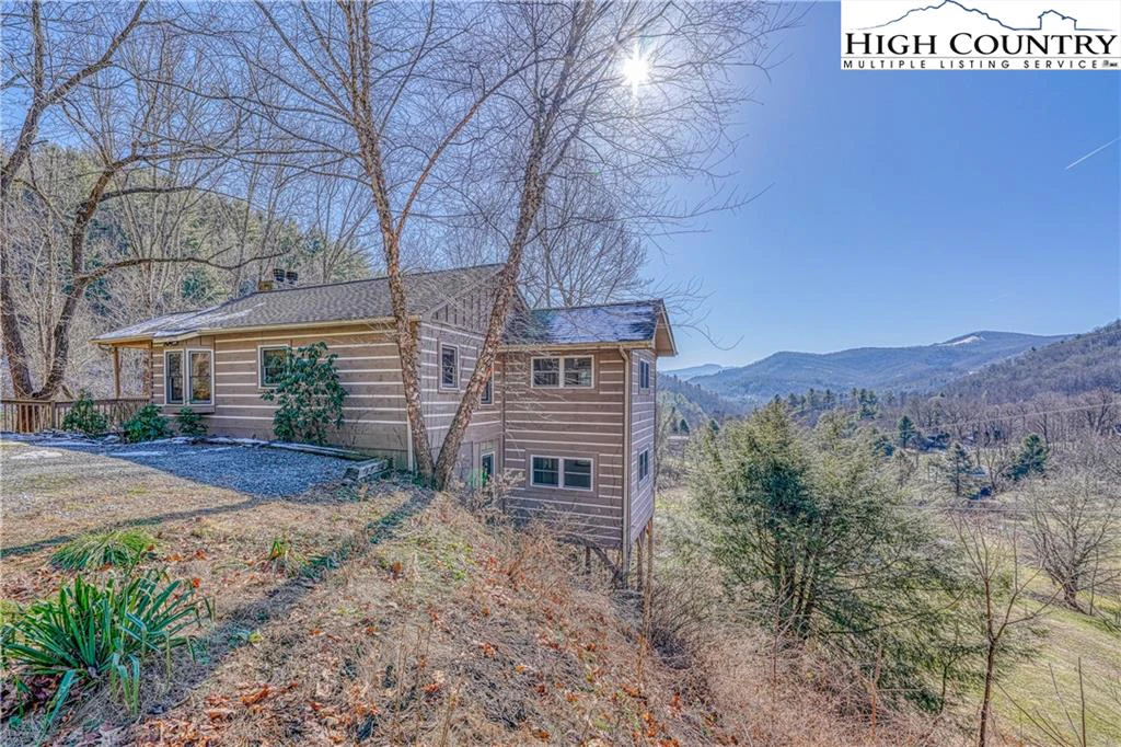 Image number 1 for the current listing