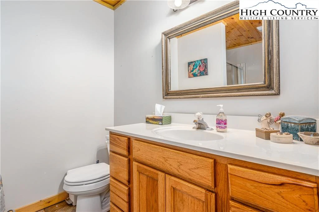Image number 12 for the current listing