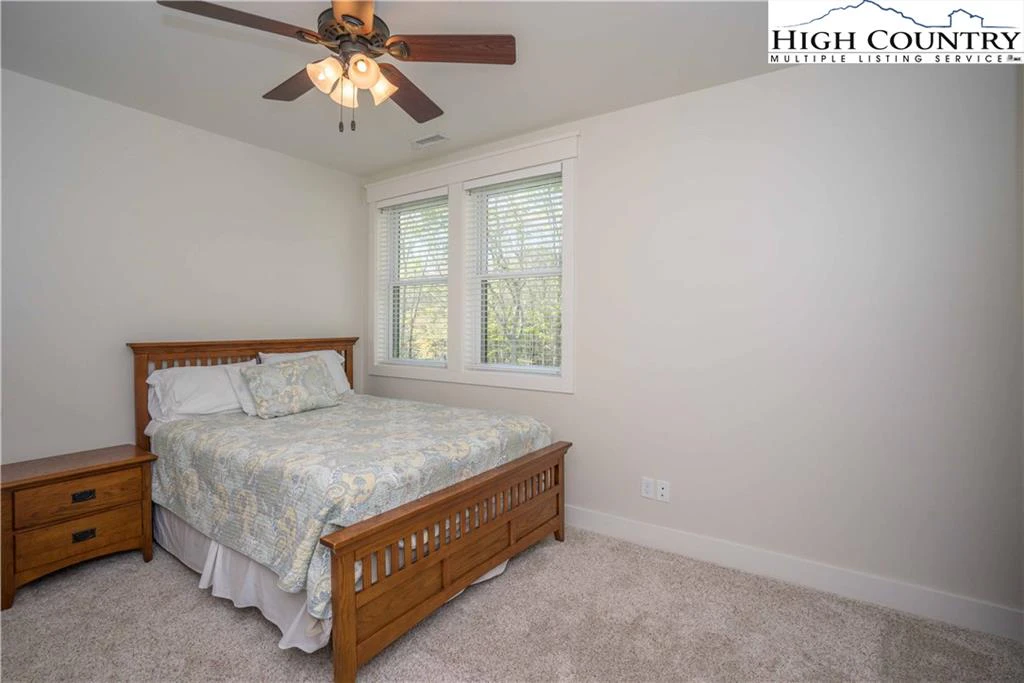 Image number 18 for the current listing