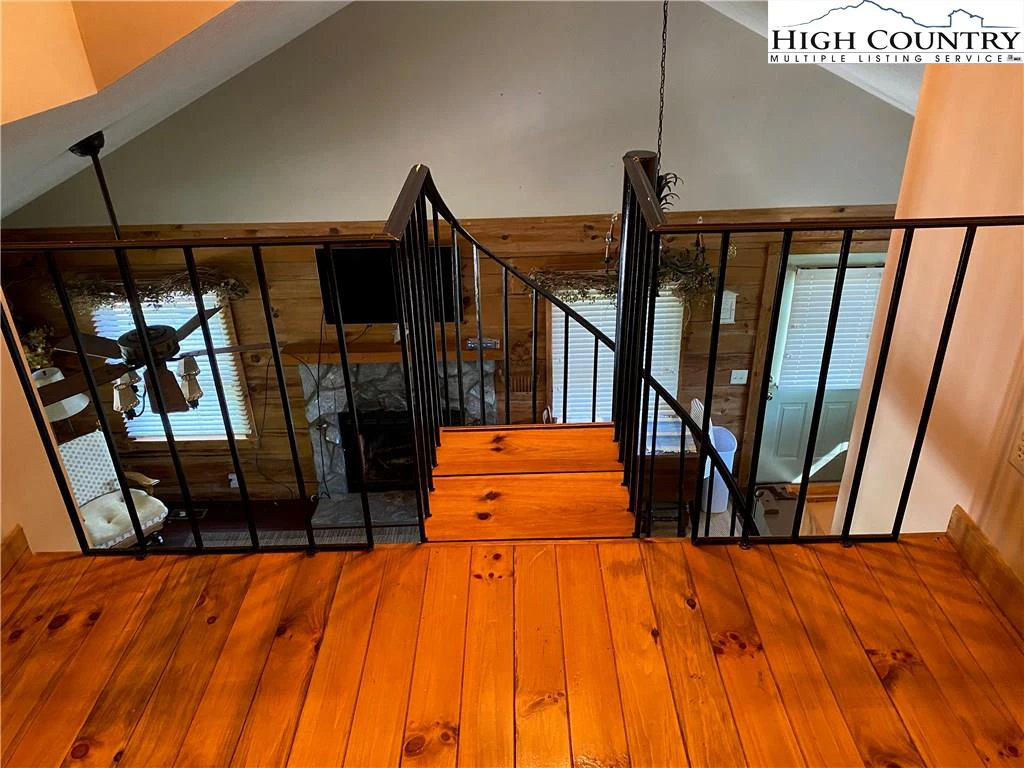 Image number 8 for the current listing