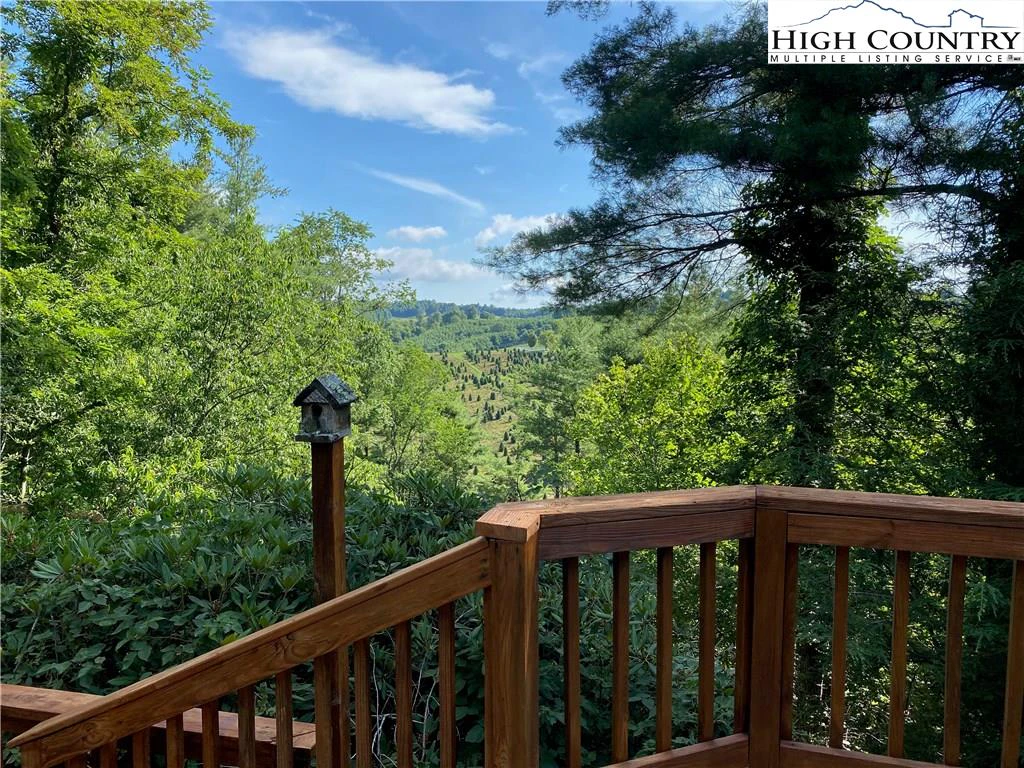 Image number 3 for the current listing