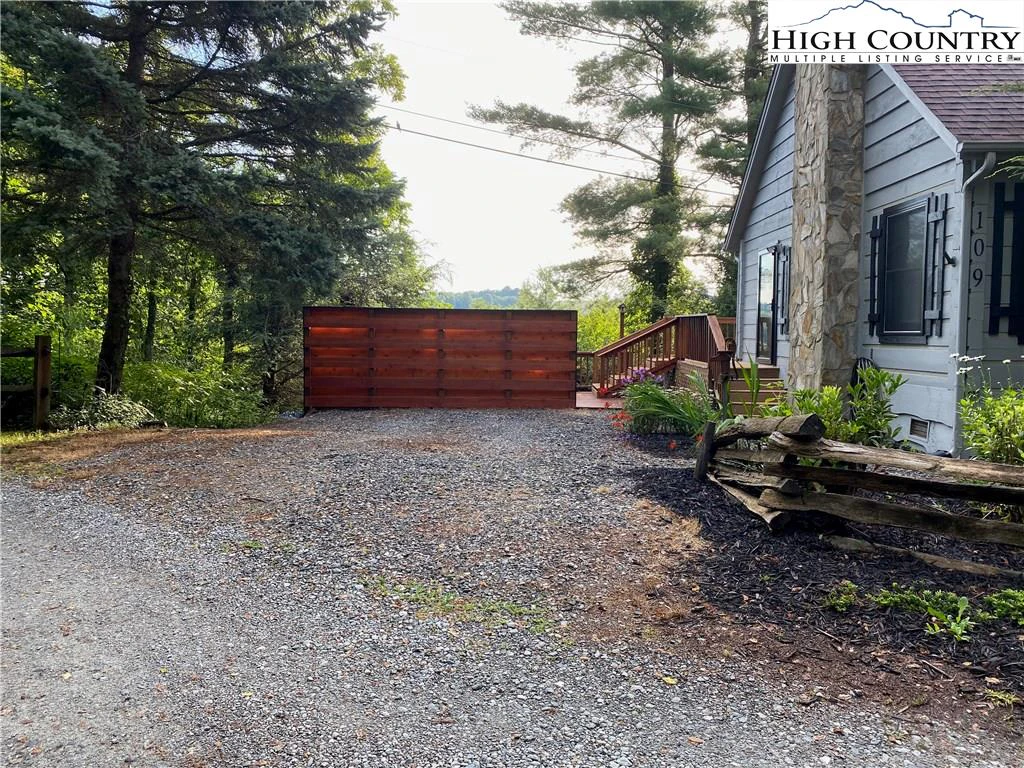 Image number 22 for the current listing