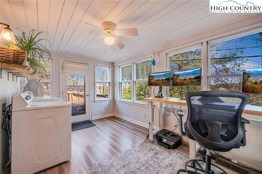 Image number 16 for the current listing