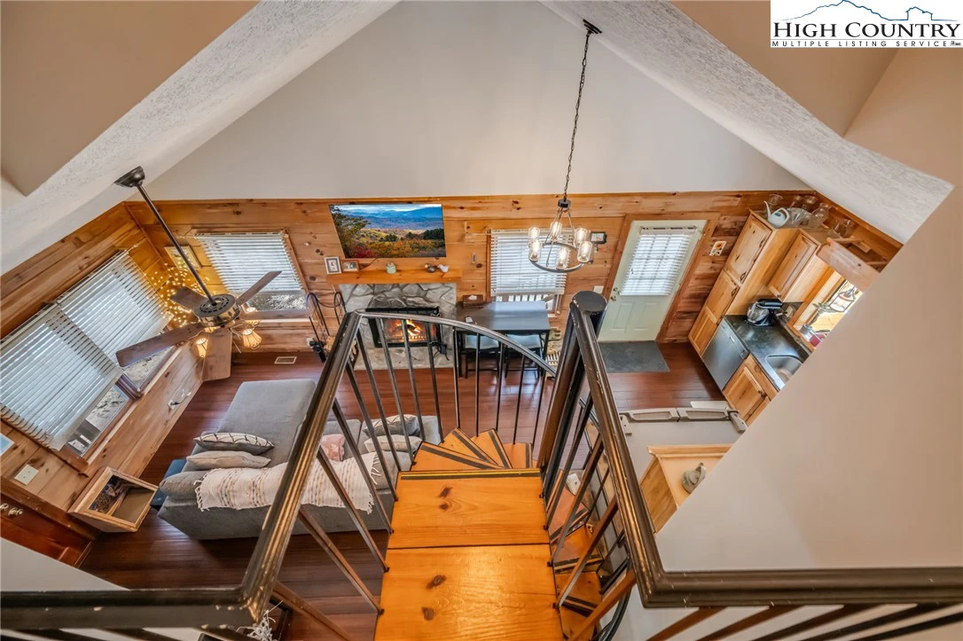 Image number 7 for the current listing