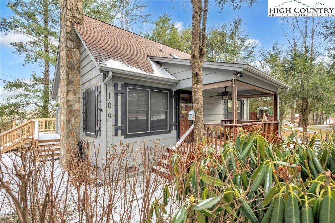 Image number 1 for the current listing