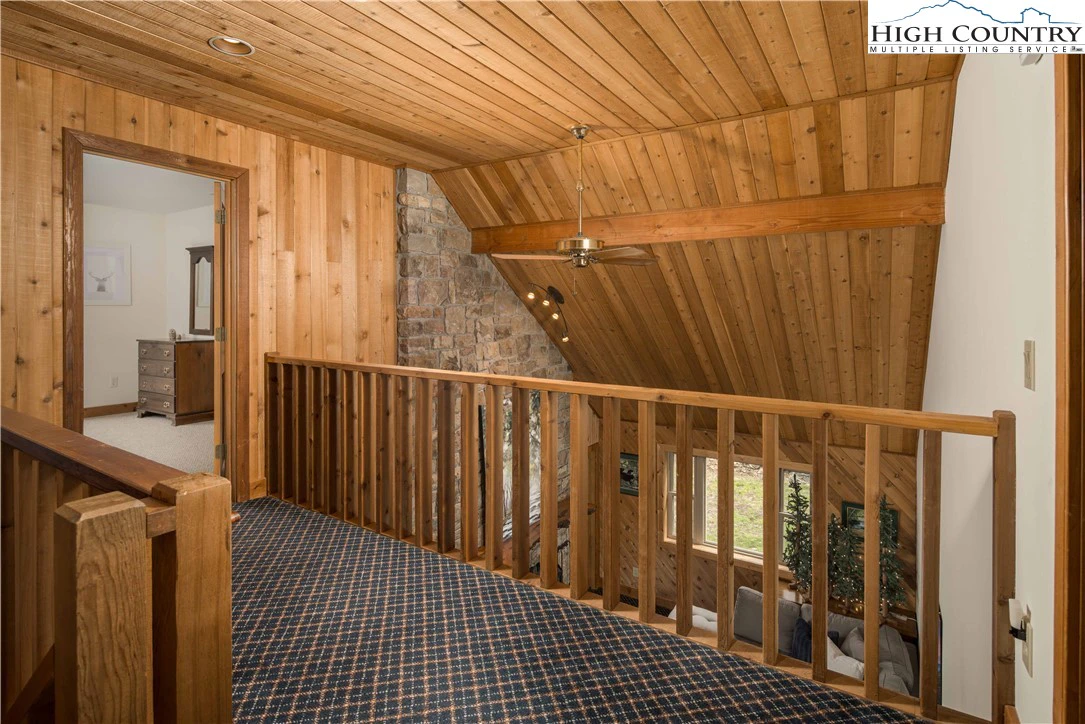 Image number 9 for the current listing