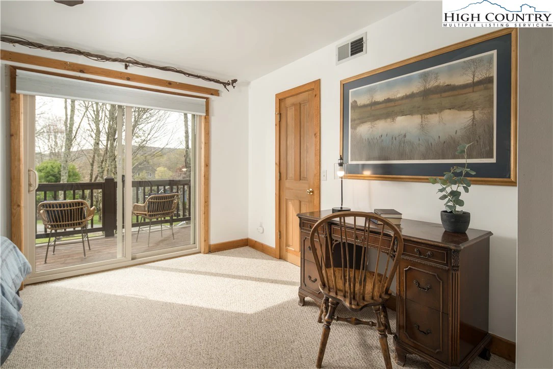 Image number 5 for the current listing