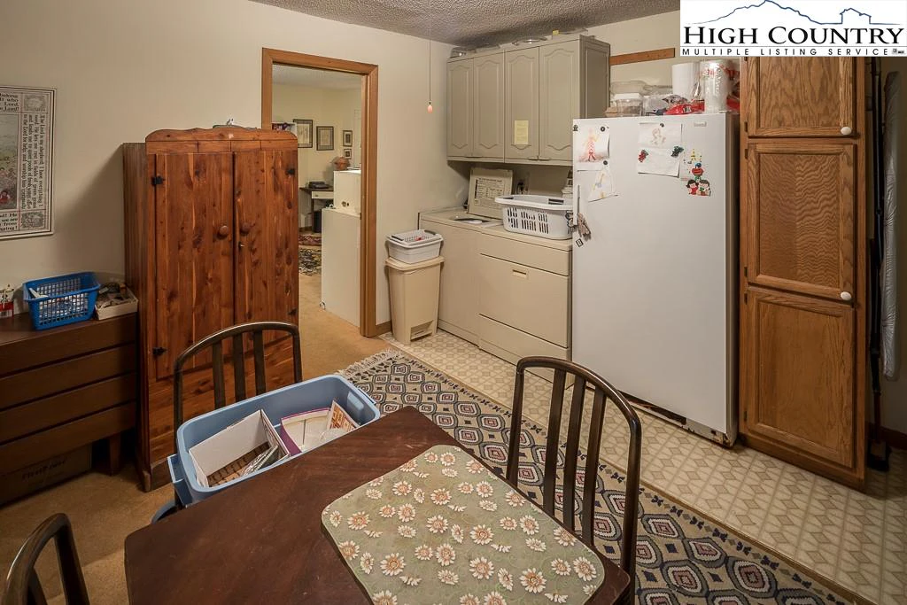 Image number 7 for the current listing