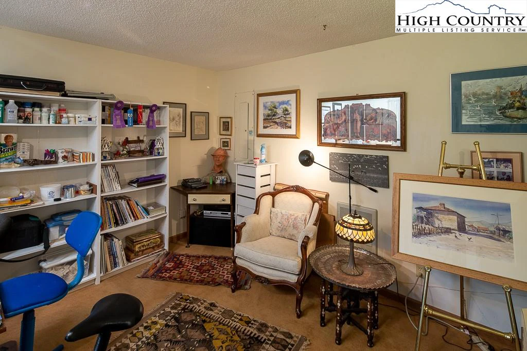 Image number 8 for the current listing
