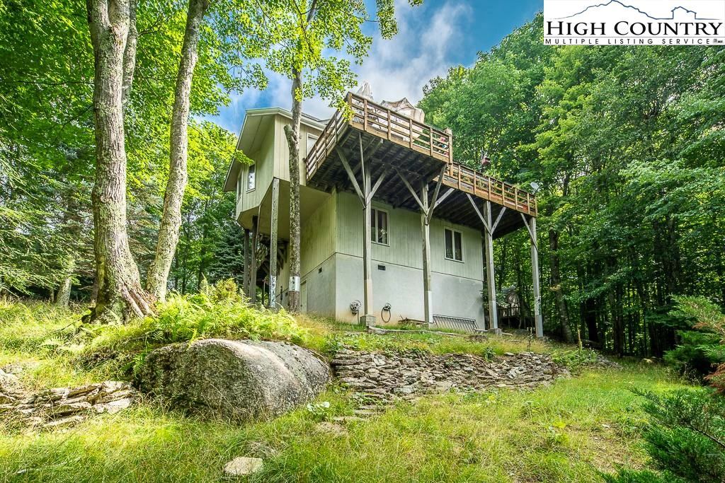 Image number 14 for the current listing