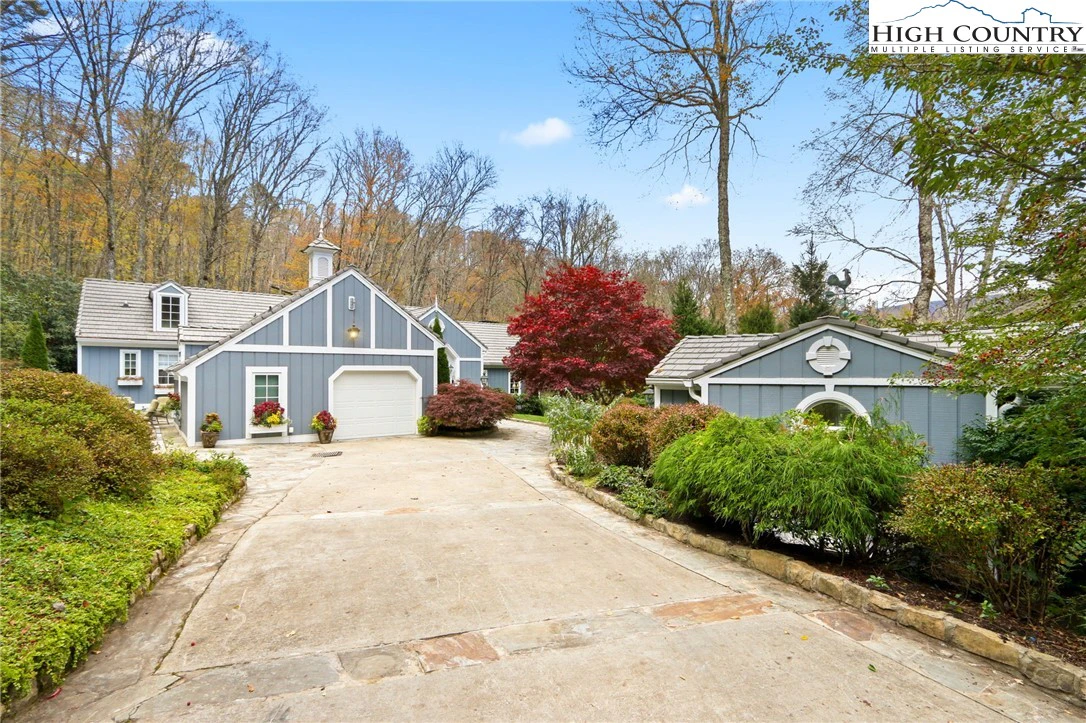 Image number 1 for the current listing