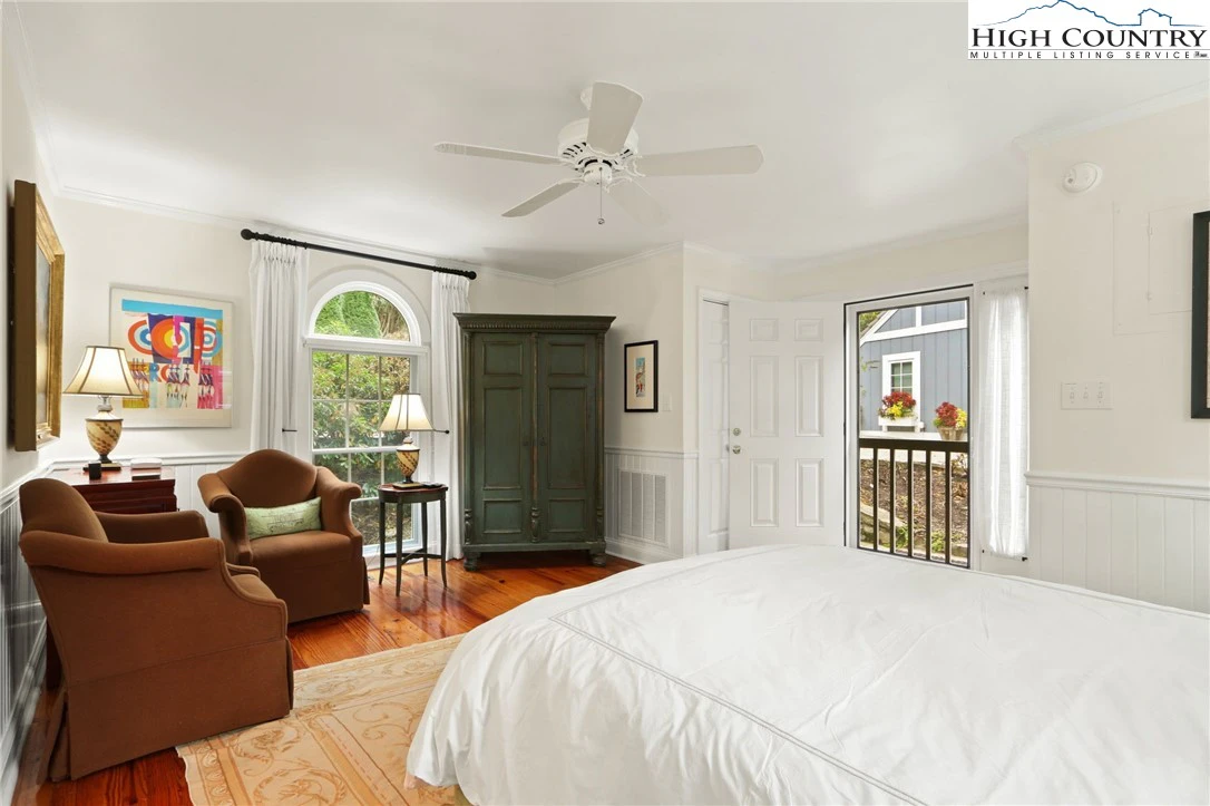 Image number 21 for the current listing