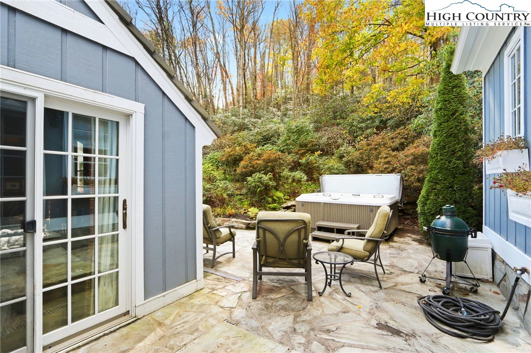 Image number 9 for the current listing