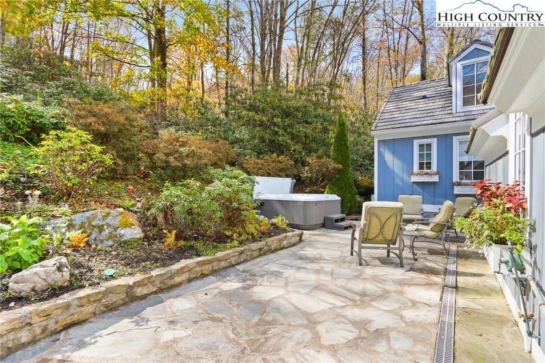 Image number 11 for the current listing