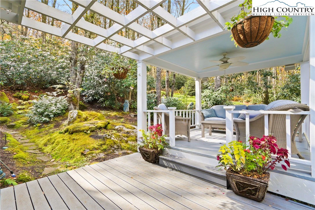 Image number 2 for the current listing