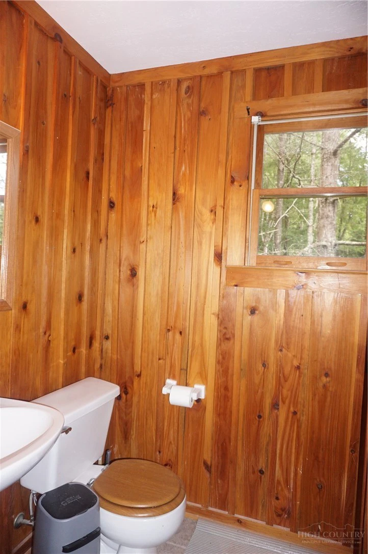 Image number 8 for the current listing