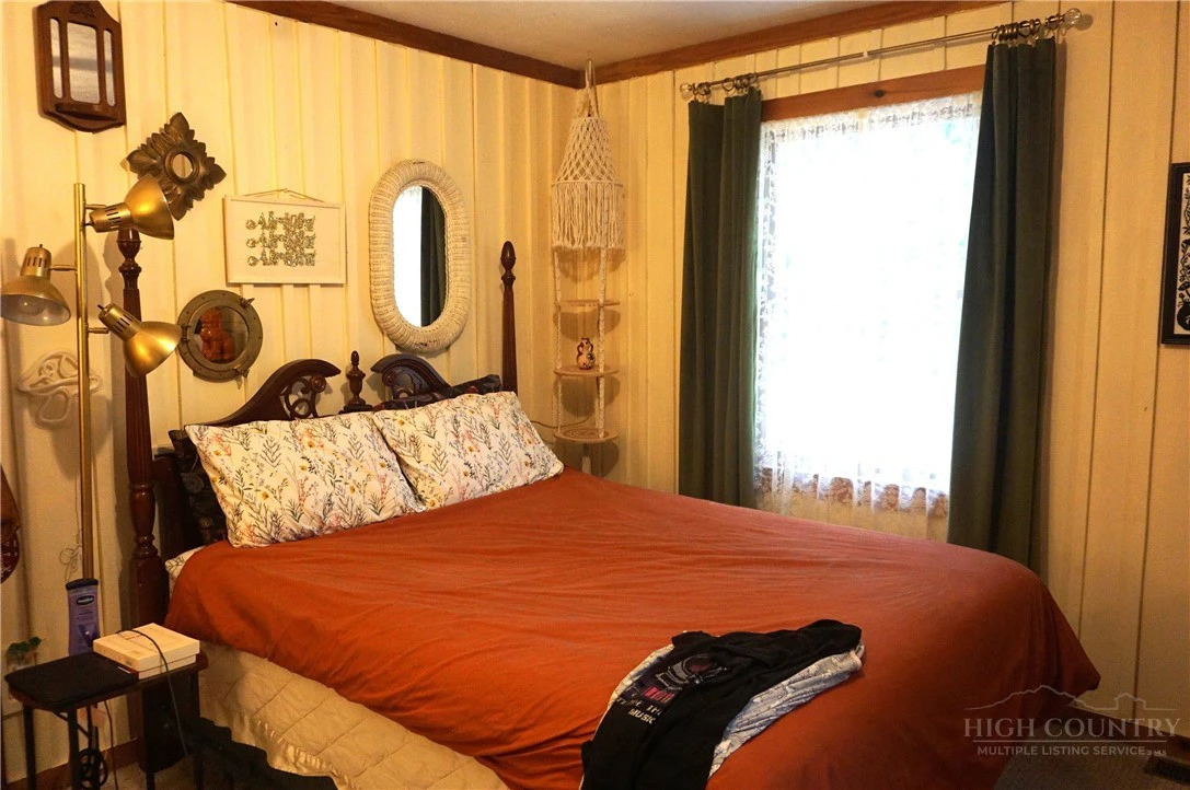 Image number 11 for the current listing