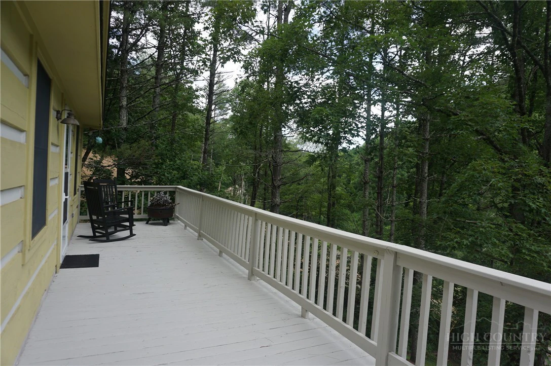Image number 16 for the current listing