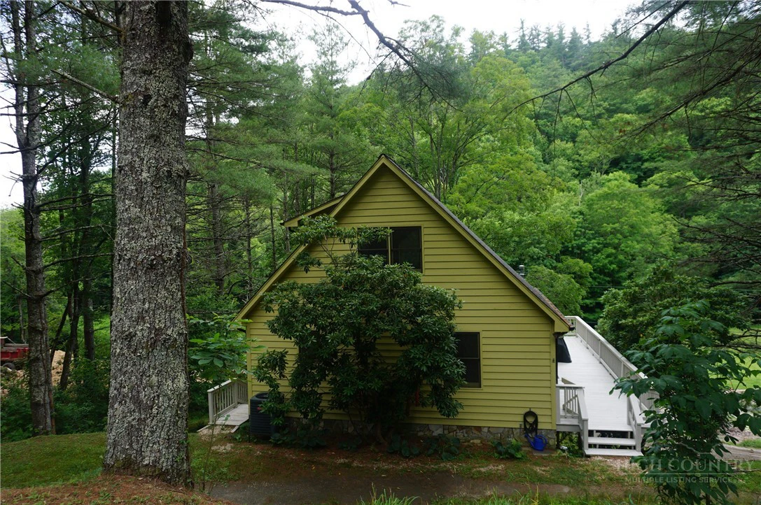 Image number 18 for the current listing
