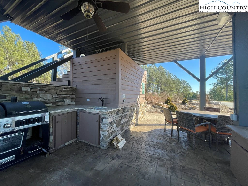 Image number 5 for the current listing