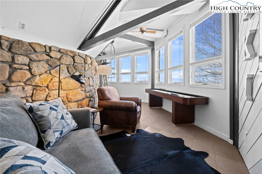 Image number 7 for the current listing