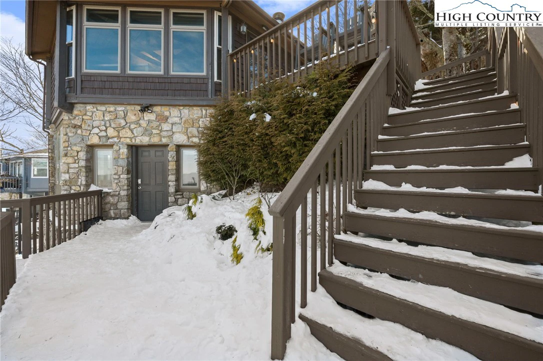 Image number 4 for the current listing