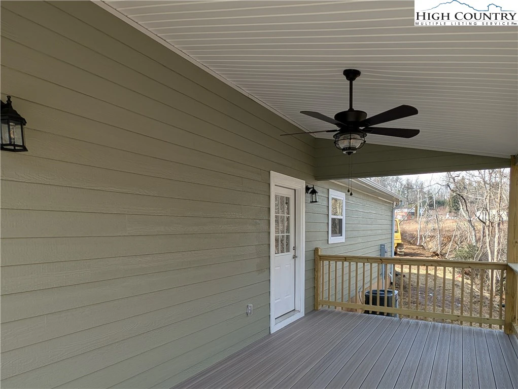 Image number 4 for the current listing