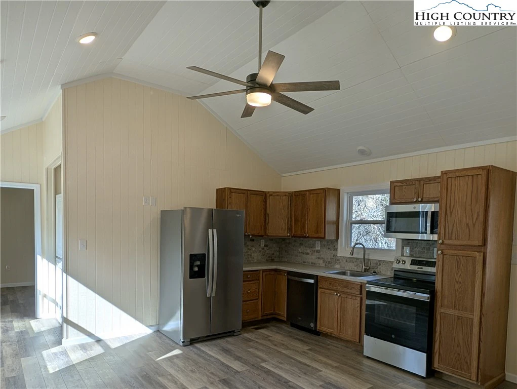 Image number 5 for the current listing